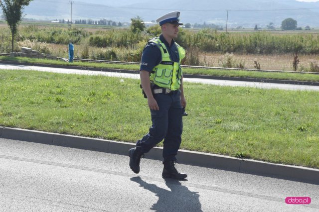 Zderzenie pojazdów na drodze Bielawa - Dzierżoniów 