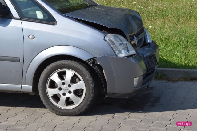 Zderzenie pojazdów na drodze Bielawa - Dzierżoniów 