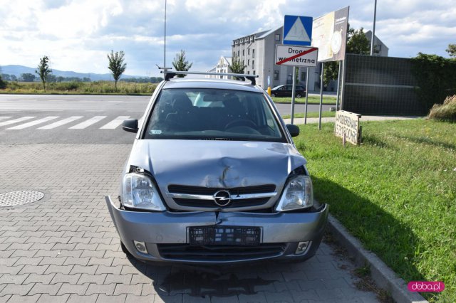 Zderzenie pojazdów na drodze Bielawa - Dzierżoniów 