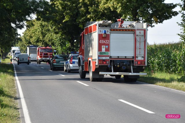 Zderzenie trzech pojazdów na drodze Dzierżoniów - Świdnica 