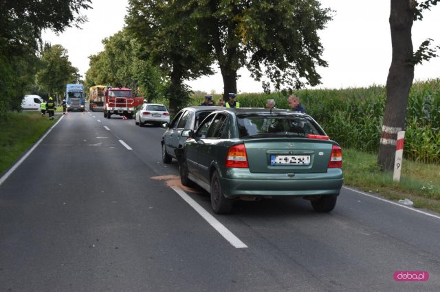 Zderzenie trzech pojazdów na drodze Dzierżoniów - Świdnica 