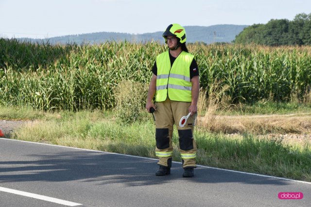 Zderzenie trzech pojazdów na drodze Dzierżoniów - Świdnica 