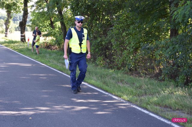 Zderzenie trzech pojazdów na drodze Dzierżoniów - Świdnica 