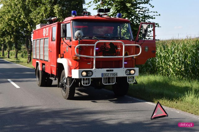 Zderzenie trzech pojazdów na drodze Dzierżoniów - Świdnica 