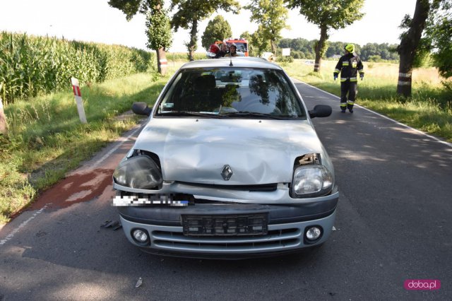 Zderzenie trzech pojazdów na drodze Dzierżoniów - Świdnica 