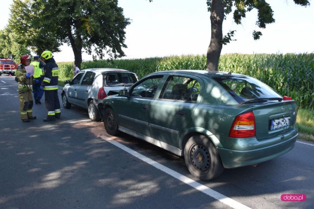 Zderzenie trzech pojazdów na drodze Dzierżoniów - Świdnica 