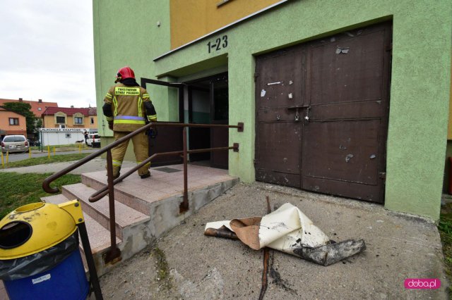 Pożar w wieżowcu w Bielawie