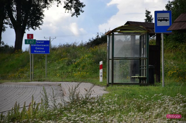 Zderzenie dwóch samochodów na ósemce