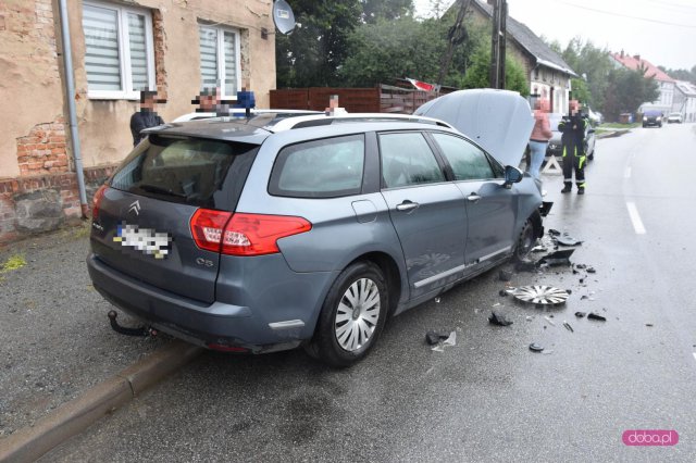 Zderzenie renault i citroena w Piławie Górnej