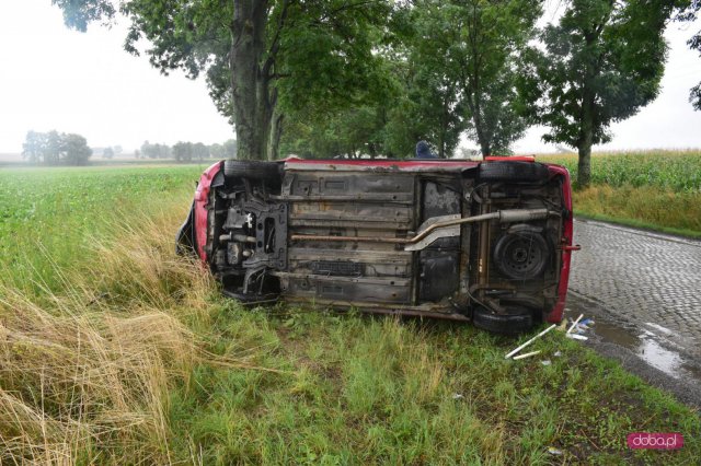 Citroenem wypadł z drogi Oleszna - Łagiewniki
