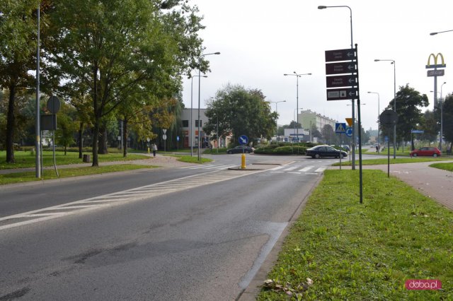 Zderzenie trzech samochodów w Dzierżoniowie