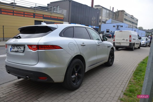 Zderzenie trzech samochodów w Dzierżoniowie