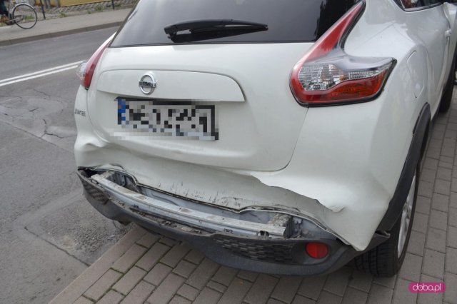 Zderzenie trzech samochodów w Dzierżoniowie