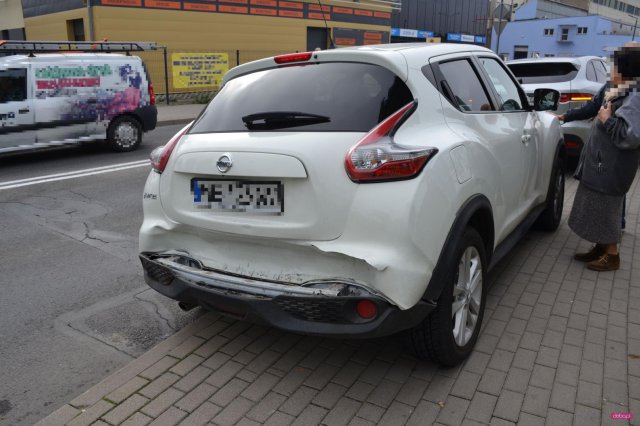 Zderzenie trzech samochodów w Dzierżoniowie