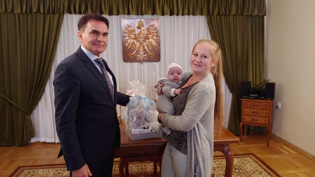 Wyprawki dla nowo narodzonych dzieci w gminie Łagiewniki