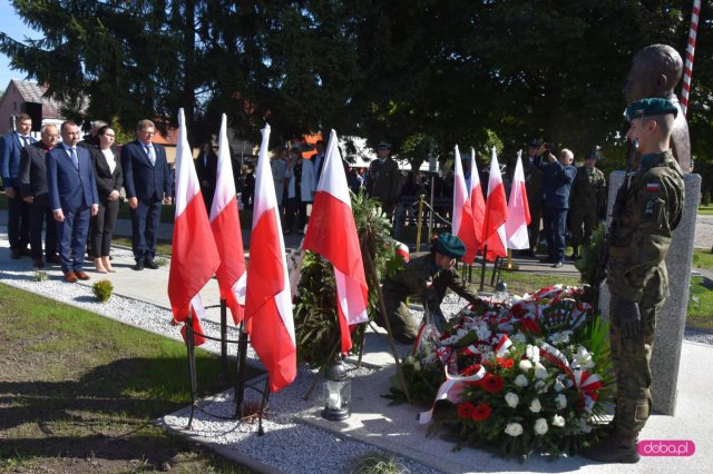 Odsłonięcie pomnika rotmistrza W. Pileckiego w Łagiewnikach