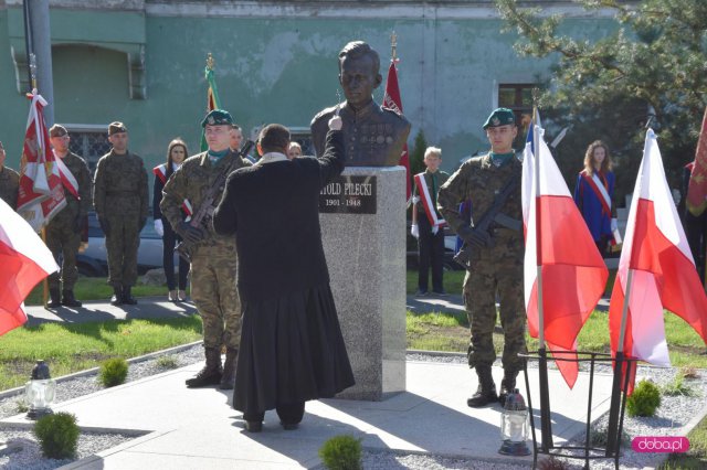 Odsłonięcie pomnika rotmistrza W. Pileckiego w Łagiewnikach
