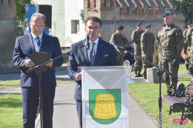 Odsłonięcie pomnika rotmistrza W. Pileckiego w Łagiewnikach