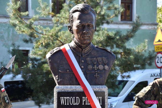 Odsłonięcie pomnika rotmistrza W. Pileckiego w Łagiewnikach
