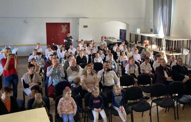 Uroczystość pasowania na ucznia w NSP Gilów