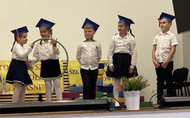 Uroczystość pasowania na ucznia w NSP Gilów