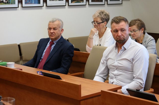 Piława Górna: sesja o modernizacji stadionu i zimowym utrzymaniu dróg