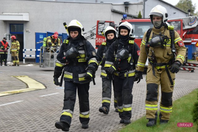 Duża akcja straży pożarnej na strefie ekonomicznej 