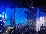 Busem wjechał w przystanek
