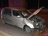 Skodą uderzyła w znak drogowy na bielawskiej obwodnicy