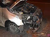 Skodą uderzyła w znak drogowy na bielawskiej obwodnicy