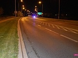 Skodą uderzyła w znak drogowy na bielawskiej obwodnicy