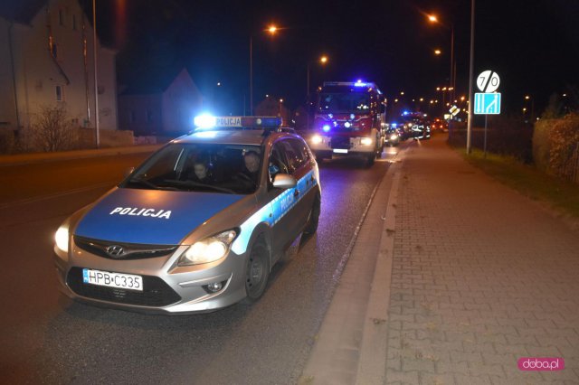 Skodą uderzyła w znak drogowy na bielawskiej obwodnicy