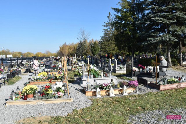 Wszystkich Świętych - wizyta na cmentarzach