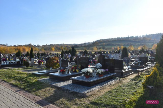 Wszystkich Świętych - wizyta na cmentarzach