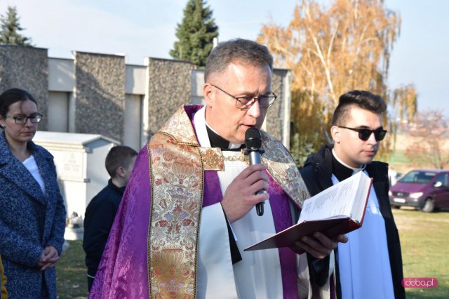 Wszystkich Świętych - wizyta na cmentarzach