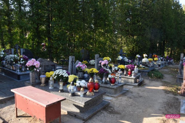 Wszystkich Świętych - wizyta na cmentarzach