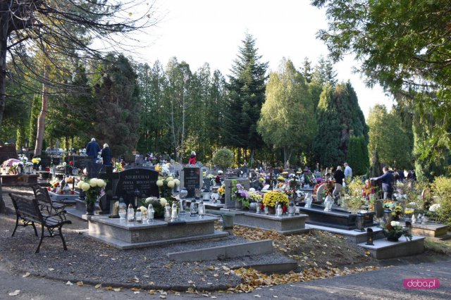 Wszystkich Świętych - wizyta na cmentarzach