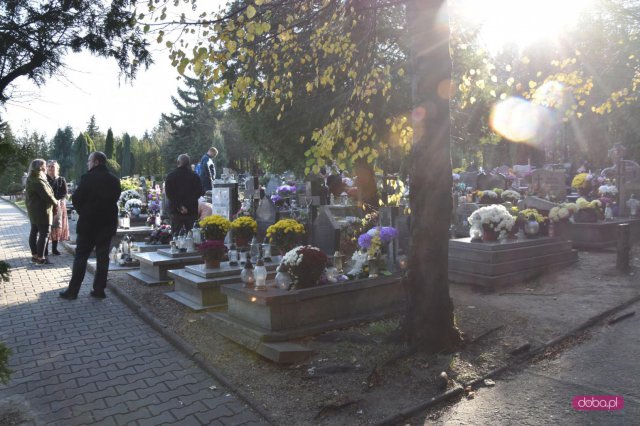 Wszystkich Świętych - wizyta na cmentarzach