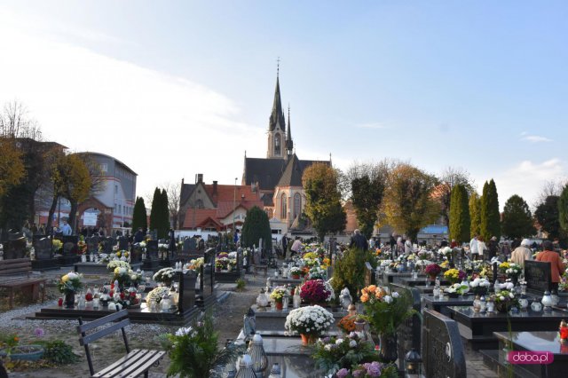 Wszystkich Świętych - wizyta na cmentarzach