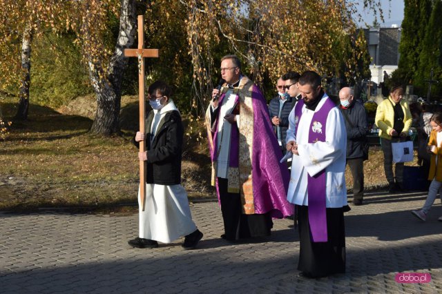 Wszystkich Świętych - wizyta na cmentarzach