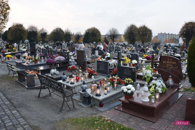 Wszystkich Świętych - wizyta na cmentarzach