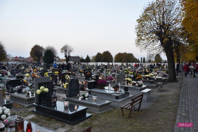 Wszystkich Świętych - wizyta na cmentarzach