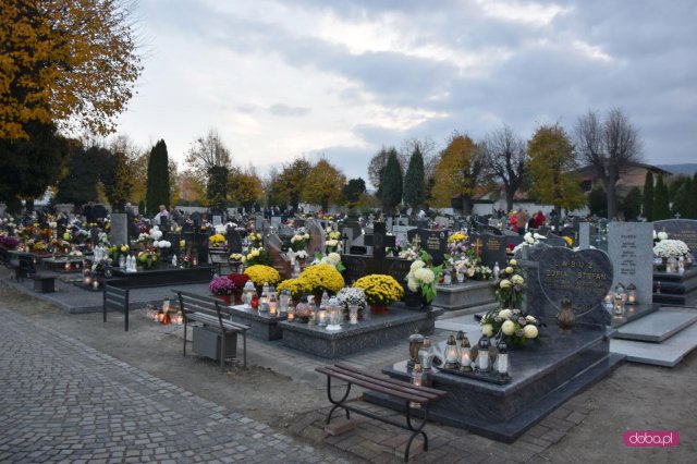 Wszystkich Świętych - wizyta na cmentarzach