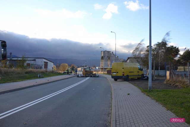Silny wiatr zerwał dach w Bielawie
