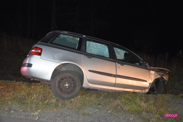 Fiat wypadł z drogi Dzierżoniów - Łagiewniki