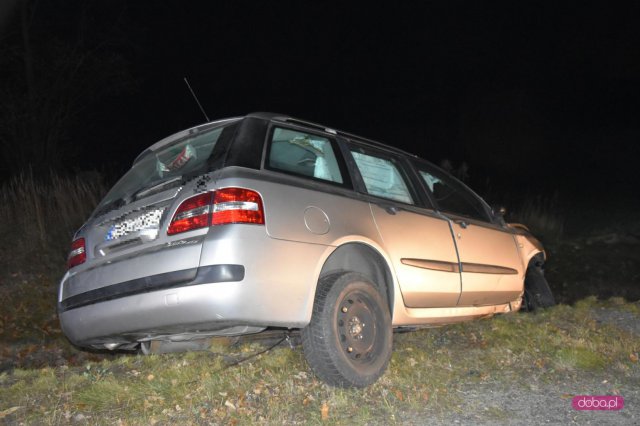 Fiat wypadł z drogi Dzierżoniów - Łagiewniki