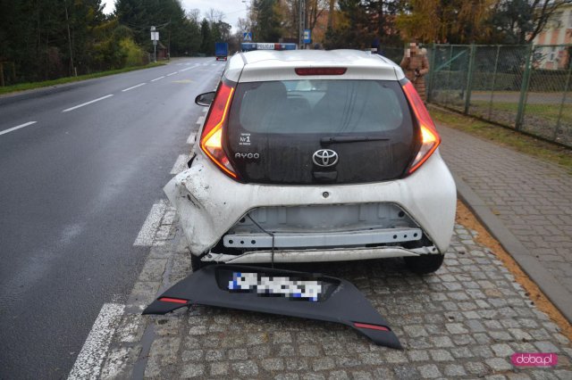 Zderzenie dwóch toyot w Piławie Dolnej
