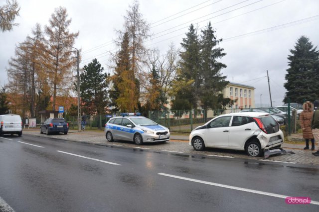Zderzenie dwóch toyot w Piławie Dolnej