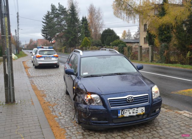 Zderzenie dwóch toyot w Piławie Dolnej