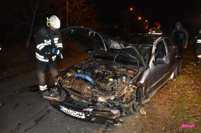 Kierownica odpadła w czasie jazdy. Dachowanie bmw w Pieszycach!